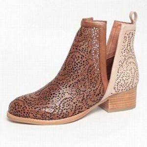 Jeffrey Campbell ORILEY Cut Out Tan Cream Leather